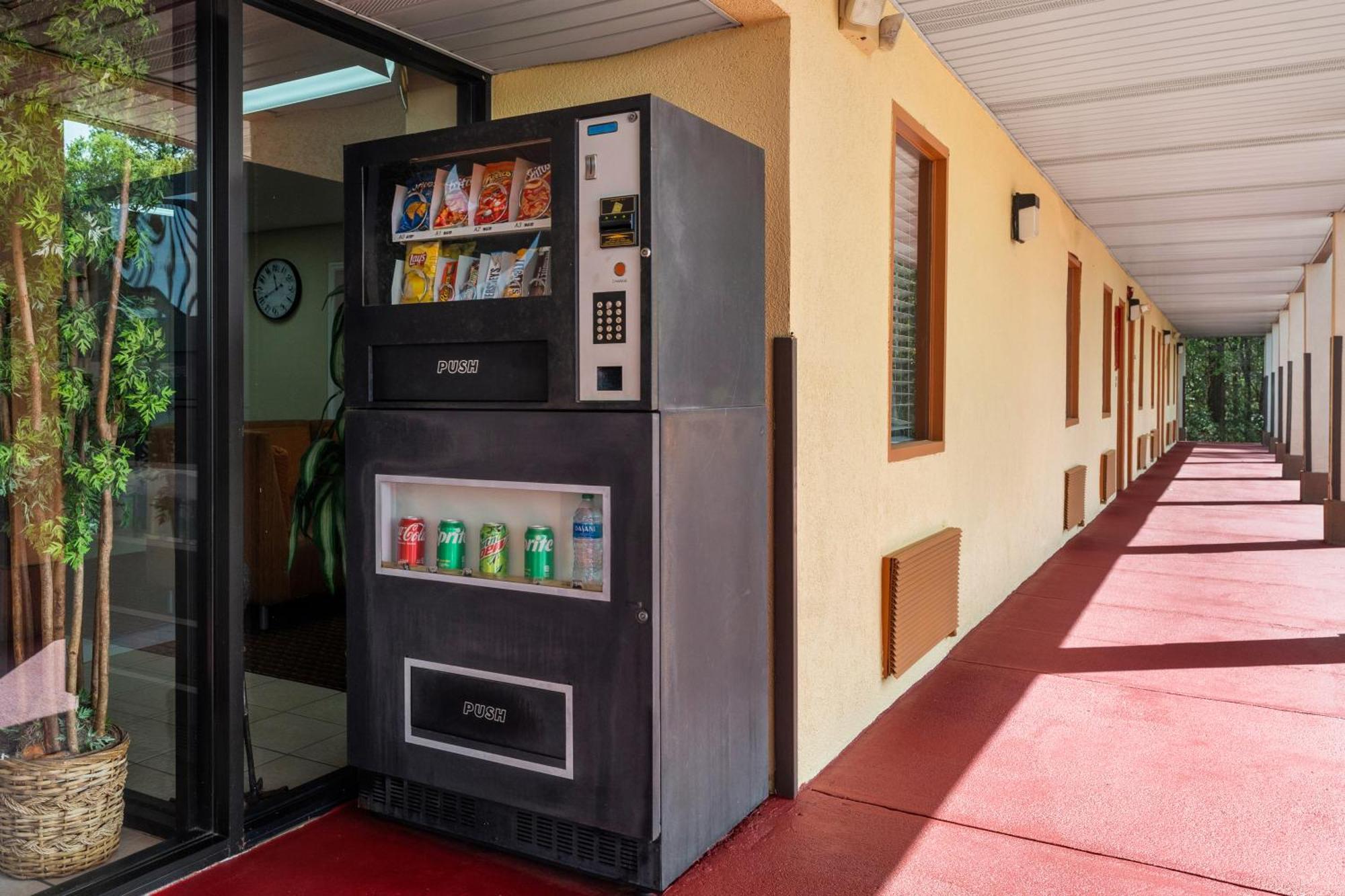 Americas Best Value Inn-Montezuma Luaran gambar